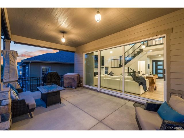 27500 E Lakeview Dr, Aurora, CO 80016