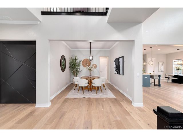 27500 E Lakeview Dr, Aurora, CO 80016
