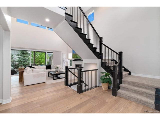 27500 E Lakeview Dr, Aurora, CO 80016