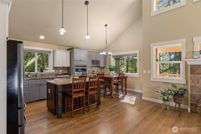 7981 SE MOSSY POND Court, Olalla, WA 98359