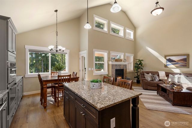 7981 SE MOSSY POND Court, Olalla, WA 98359