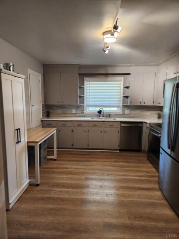 5904 Rhonda Rd, Lynchburg, VA 24502