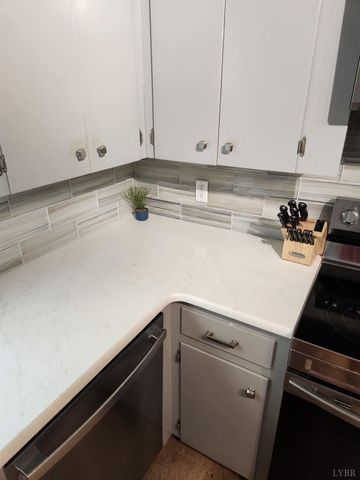 5904 Rhonda Rd, Lynchburg, VA 24502