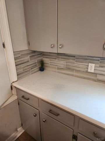 5904 Rhonda Rd, Lynchburg, VA 24502