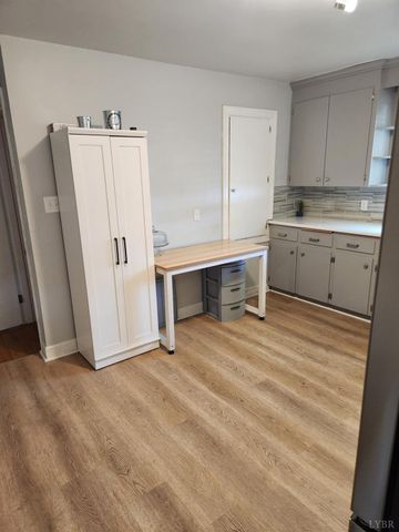 5904 Rhonda Rd, Lynchburg, VA 24502