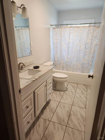 5904 Rhonda Rd, Lynchburg, VA 24502