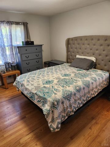 5904 Rhonda Rd, Lynchburg, VA 24502