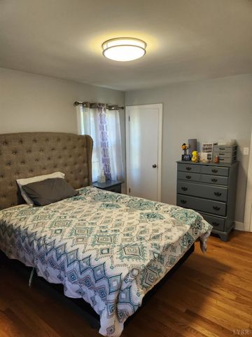 5904 Rhonda Rd, Lynchburg, VA 24502