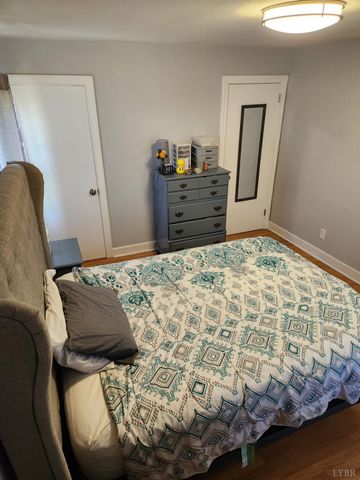 5904 Rhonda Rd, Lynchburg, VA 24502