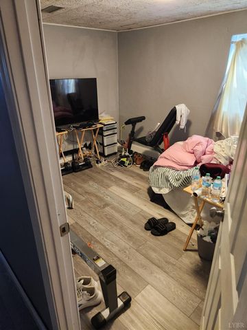 5904 Rhonda Rd, Lynchburg, VA 24502