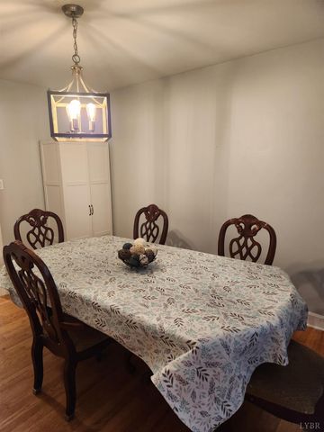 5904 Rhonda Rd, Lynchburg, VA 24502