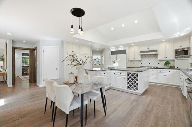 13525 Surrey Lane, Saratoga, CA 95070