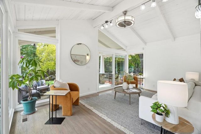 13525 Surrey Lane, Saratoga, CA 95070