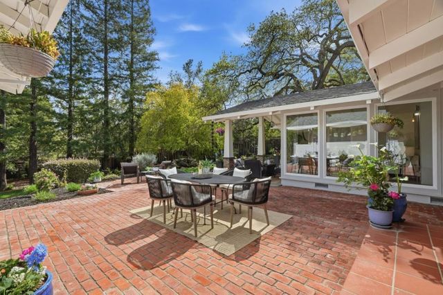 13525 Surrey Lane, Saratoga, CA 95070