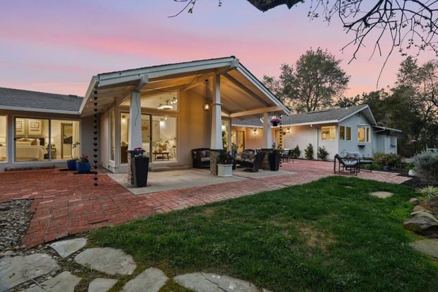 13525 Surrey Lane, Saratoga, CA 95070