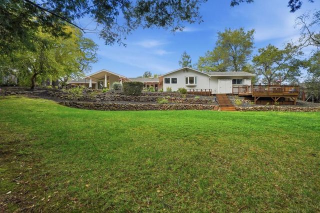 13525 Surrey Lane, Saratoga, CA 95070