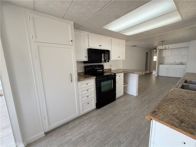 22895 Skylink Drive, Canyon Lake, CA 92587