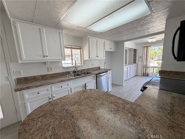 22895 Skylink Drive, Canyon Lake, CA 92587