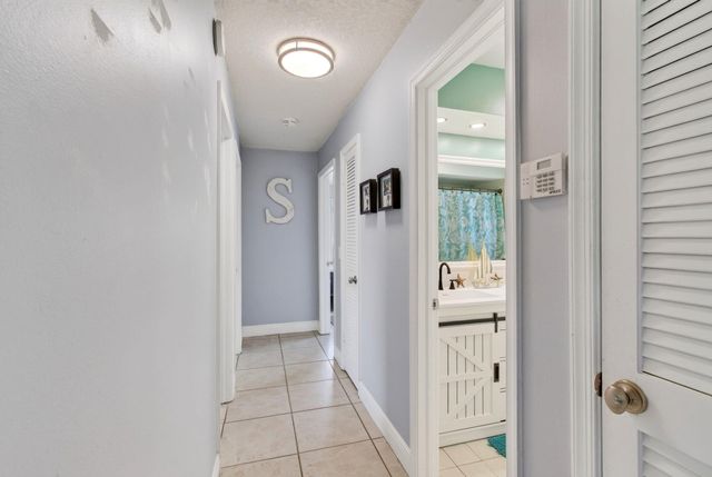 1630 Tamarack Way, Wellington, FL 33414