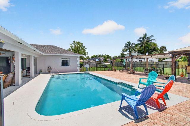 1630 Tamarack Way, Wellington, FL 33414