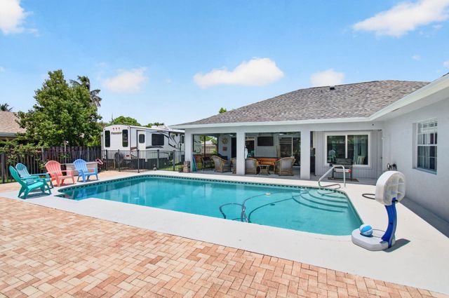 1630 Tamarack Way, Wellington, FL 33414