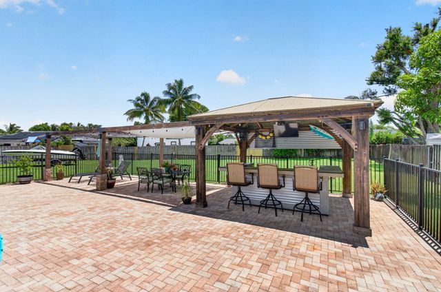 1630 Tamarack Way, Wellington, FL 33414