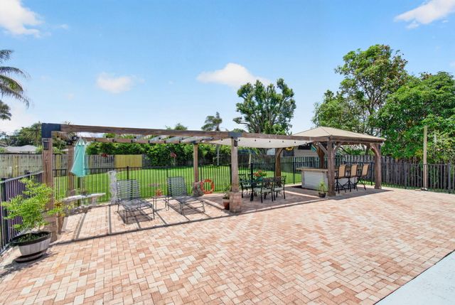 1630 Tamarack Way, Wellington, FL 33414