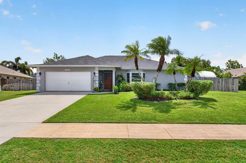 1630 Tamarack Way, Wellington, FL 33414