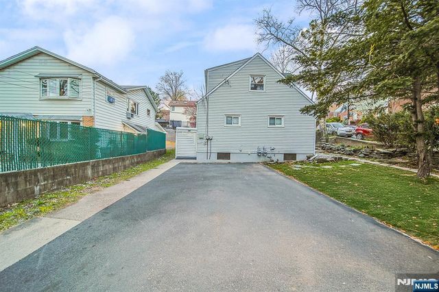 2 Elizabeth Street, Ridgefield, NJ 07657