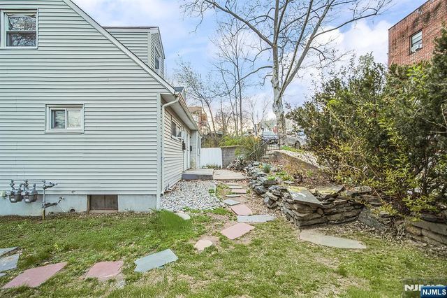 2 Elizabeth Street, Ridgefield, NJ 07657