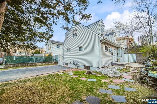 2 Elizabeth Street, Ridgefield, NJ 07657
