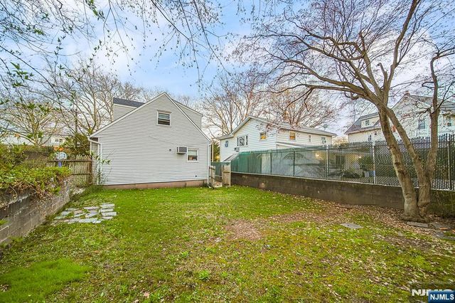 2 Elizabeth Street, Ridgefield, NJ 07657