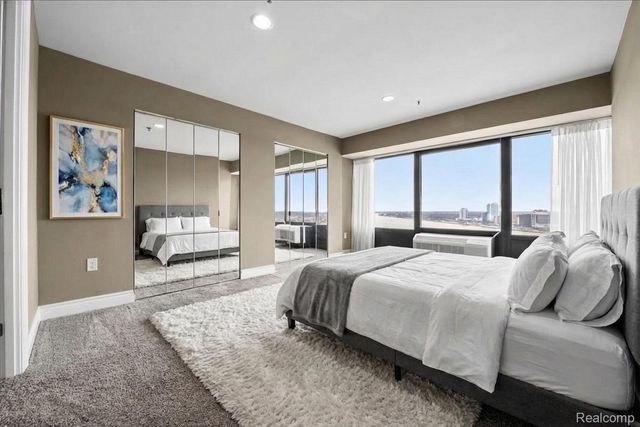 300 Riverfront Drive 26J, Detroit, MI 48226