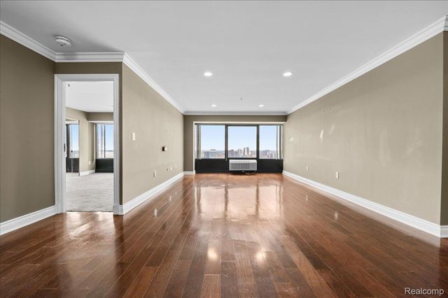 300 Riverfront Drive 26J, Detroit, MI 48226