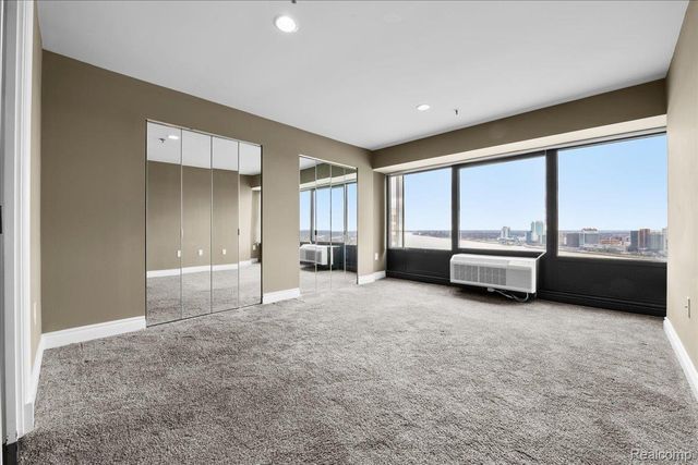 300 Riverfront Drive 26J, Detroit, MI 48226
