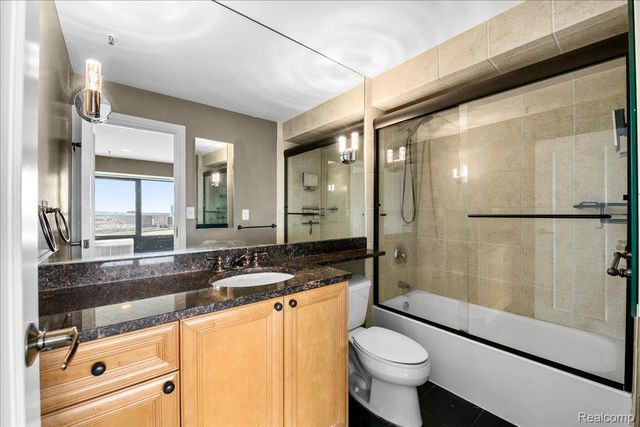 300 Riverfront Drive 26J, Detroit, MI 48226