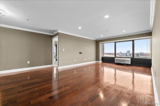 300 Riverfront Drive 26J, Detroit, MI 48226