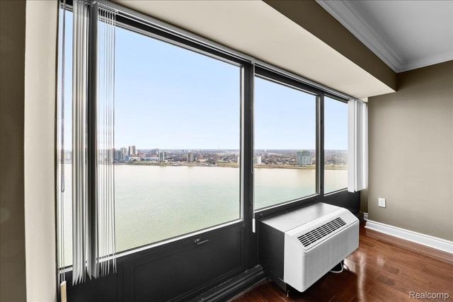 300 Riverfront Drive 26J, Detroit, MI 48226