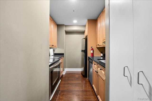 300 Riverfront Drive 26J, Detroit, MI 48226