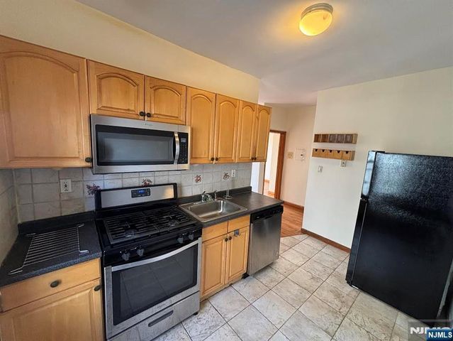 6209 Boulevard 1EN, West New York, NJ 07093