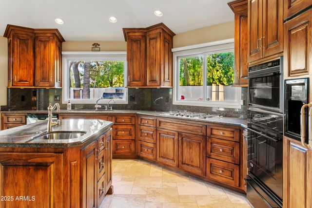 7954 E CLINTON Street, Scottsdale, AZ 85260