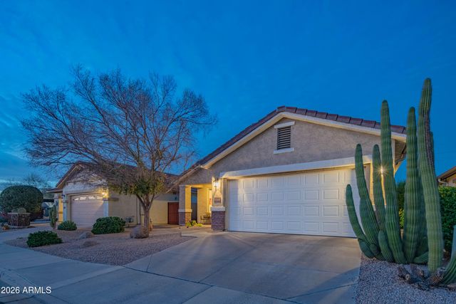 676 W TWIN PEAKS Parkway, San Tan Valley, AZ 85143