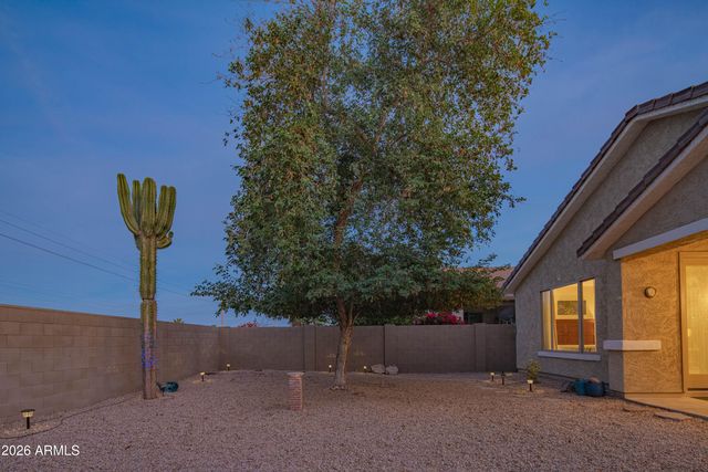 676 W TWIN PEAKS Parkway, San Tan Valley, AZ 85143