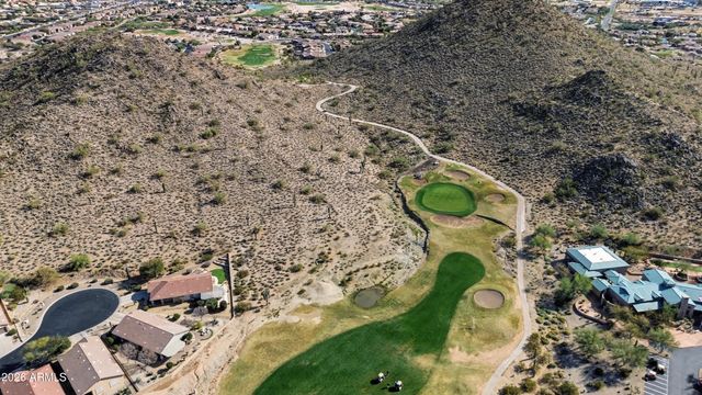 676 W TWIN PEAKS Parkway, San Tan Valley, AZ 85143