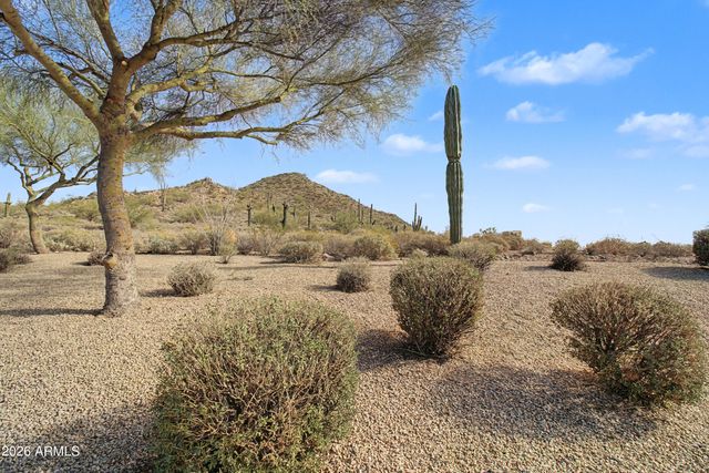 676 W TWIN PEAKS Parkway, San Tan Valley, AZ 85143