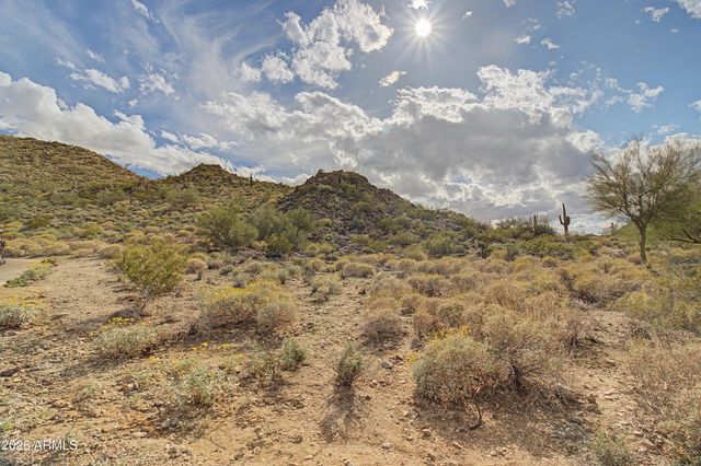676 W TWIN PEAKS Parkway, San Tan Valley, AZ 85143
