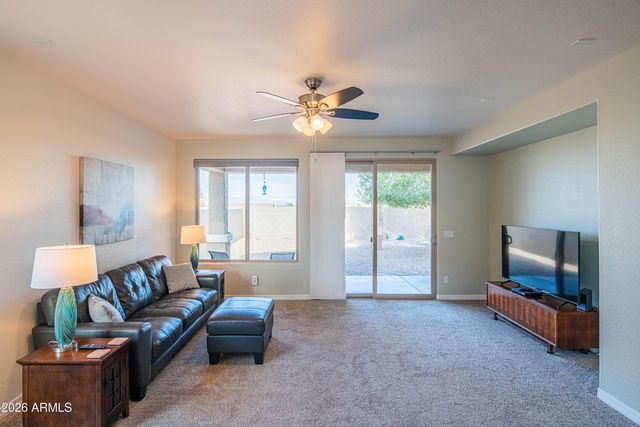 676 W TWIN PEAKS Parkway, San Tan Valley, AZ 85143