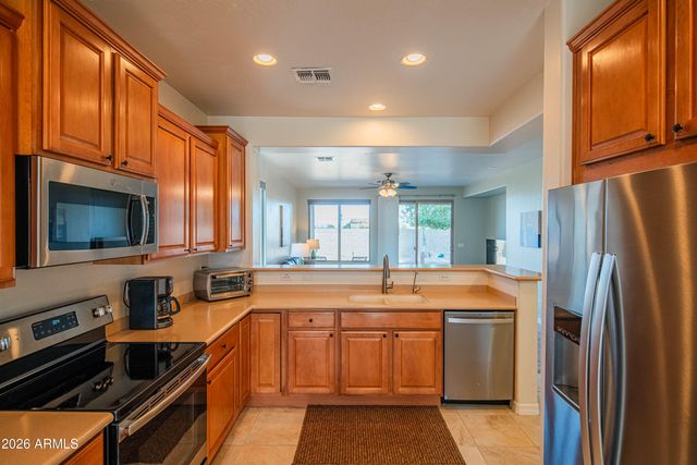 676 W TWIN PEAKS Parkway, San Tan Valley, AZ 85143