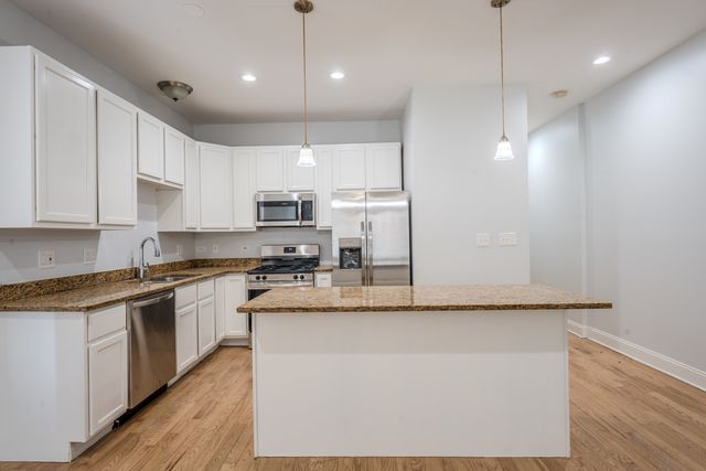 5408 S MICHIGAN Avenue 2s, Chicago, IL 60615
