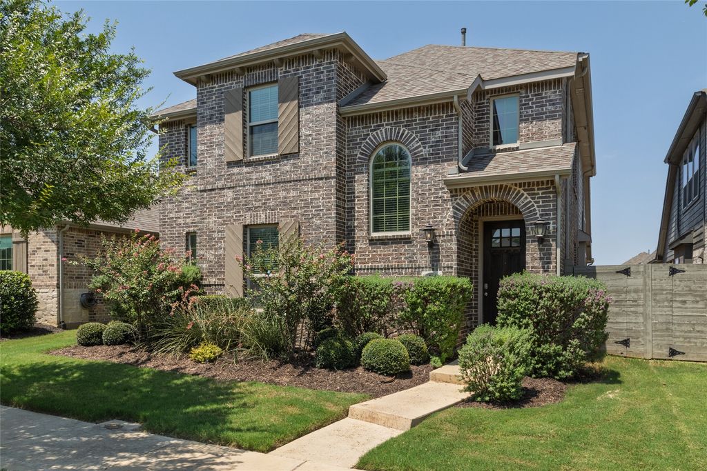 704 8th Street, Argyle, TX 76226